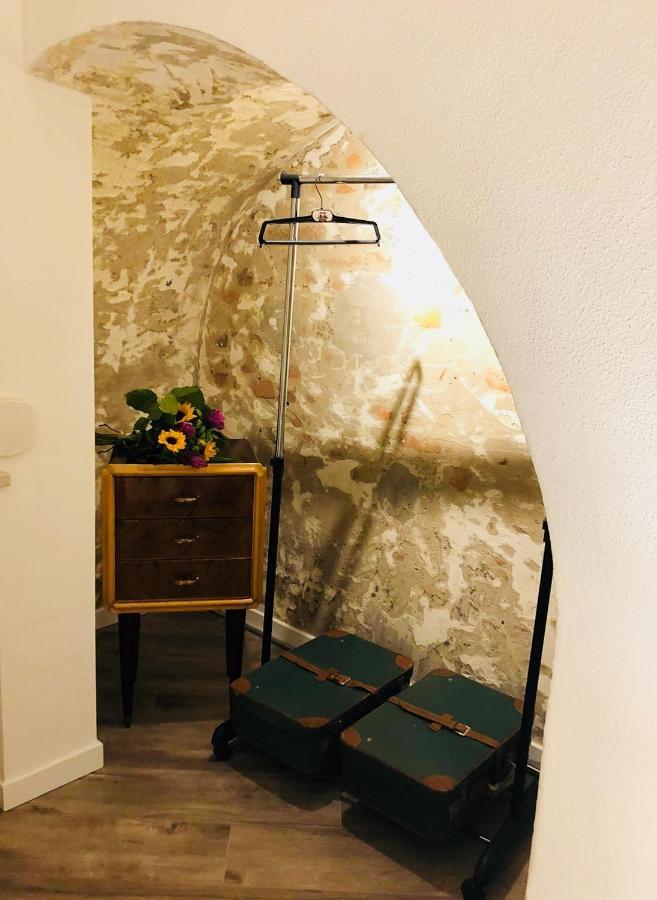Lu.Lu Suite And Rooms Пьяченца Экстерьер фото